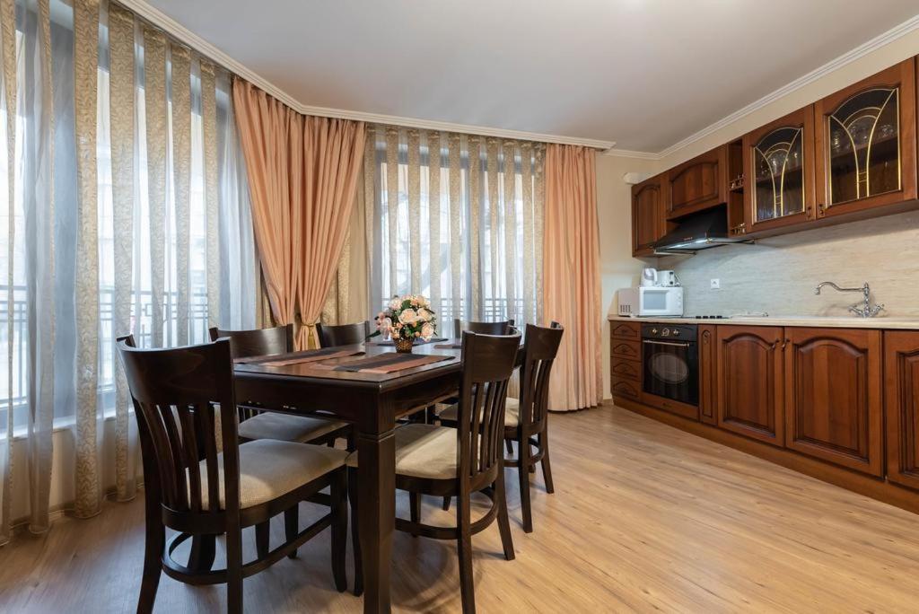 Vazov Residence , Two Bedroom Top Centre Apartment Varna Eksteriør billede